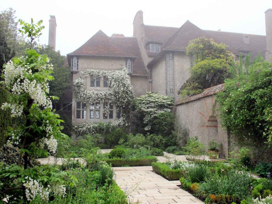 Frankreich Bois Des Moutiers Wim Wenders Musen Garten