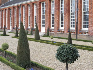 Formal und faszinierend - der Garten von Hampton Court Palace