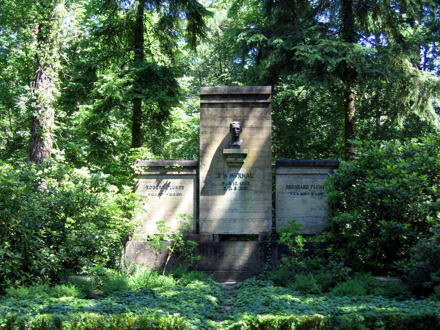 Murnau-Mausoleum auf Friedhof Stahnsdorf