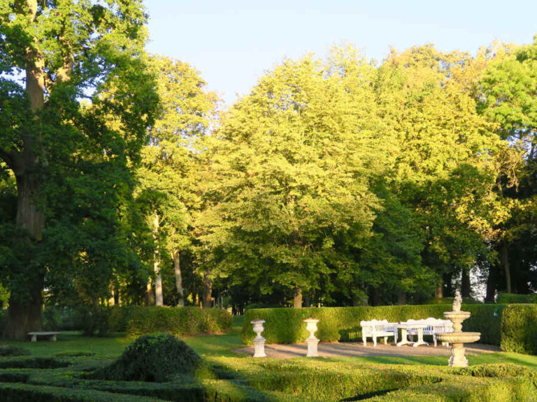 MECKLENBURG Marihn Schlosshotel im Rosengarten