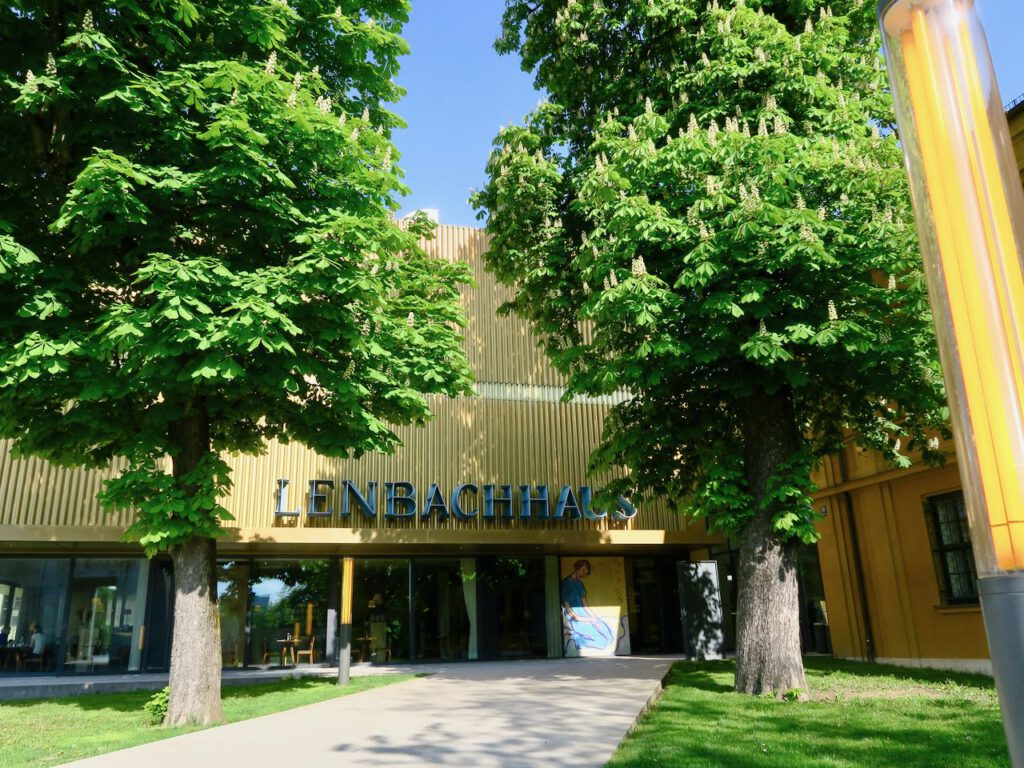 Lenbachhaus Fassade
